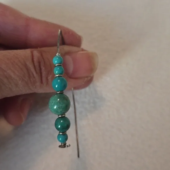 Elegant Turquoise Beaded Earrings - Picture 2 of 3